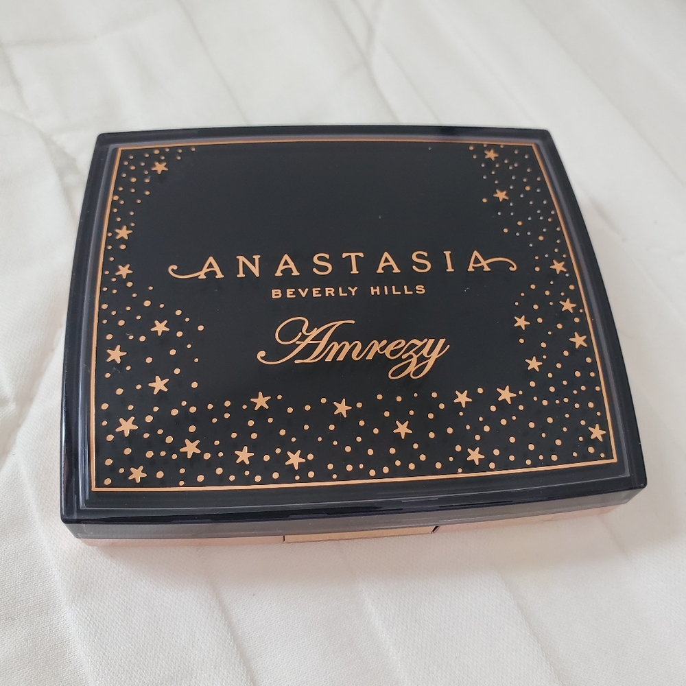 Anastasia Beverly Hills Amrezy Highlighter Palette - Black & Gold